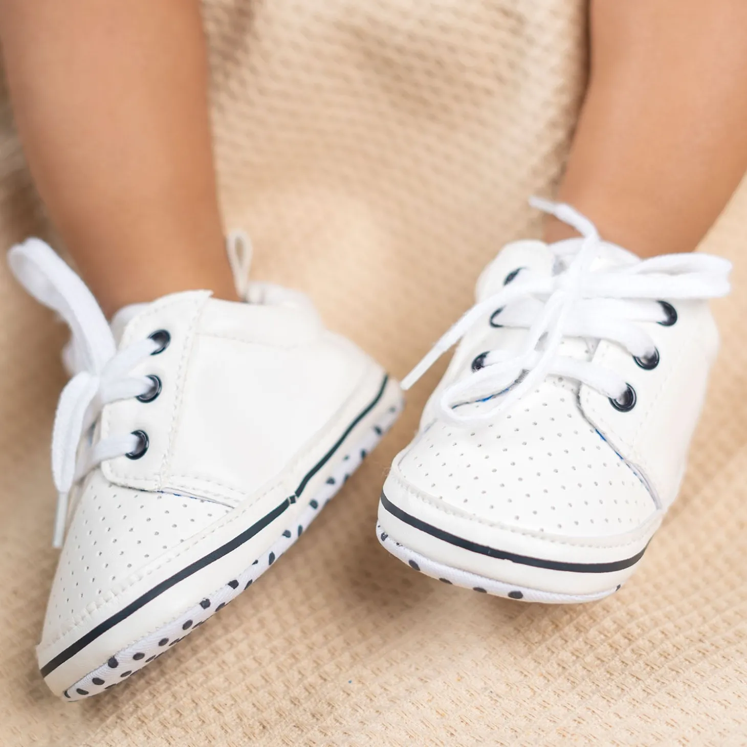 Baby Moo Classic Soft Sole Anti-Slip Booties - White