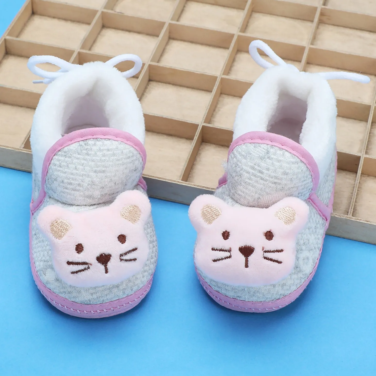 Baby Moo 3D Cute Kitty Soft Slip-On Anti-Skid Plush Warm Booties - Pink