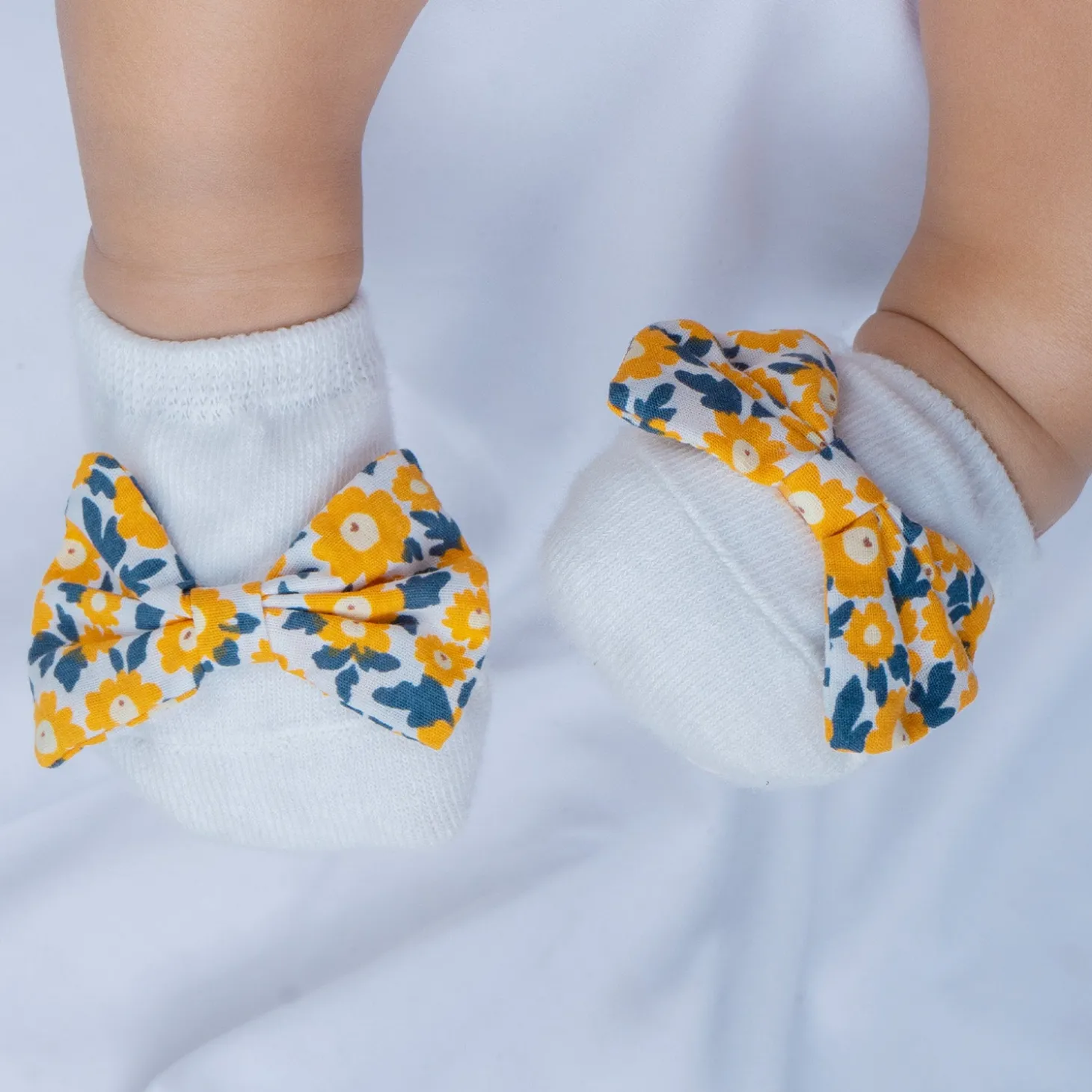 Baby Moo Floral Bow Matching Cap And Socks Set - Yellow