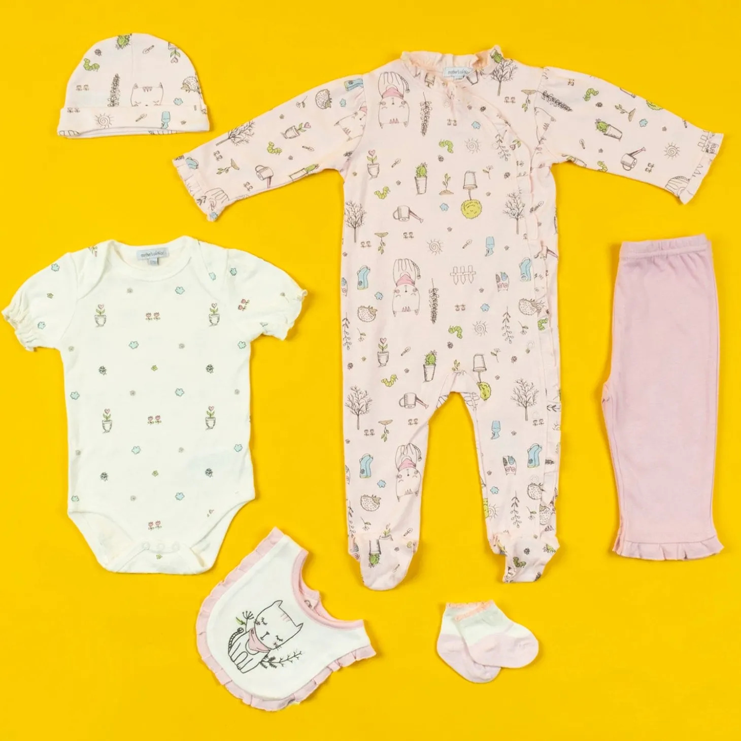 Baby Moo Floral Kitty Gift Set 6 Piece With Bodysuits, Pyjama, Cap, Bib And Socks - Pink