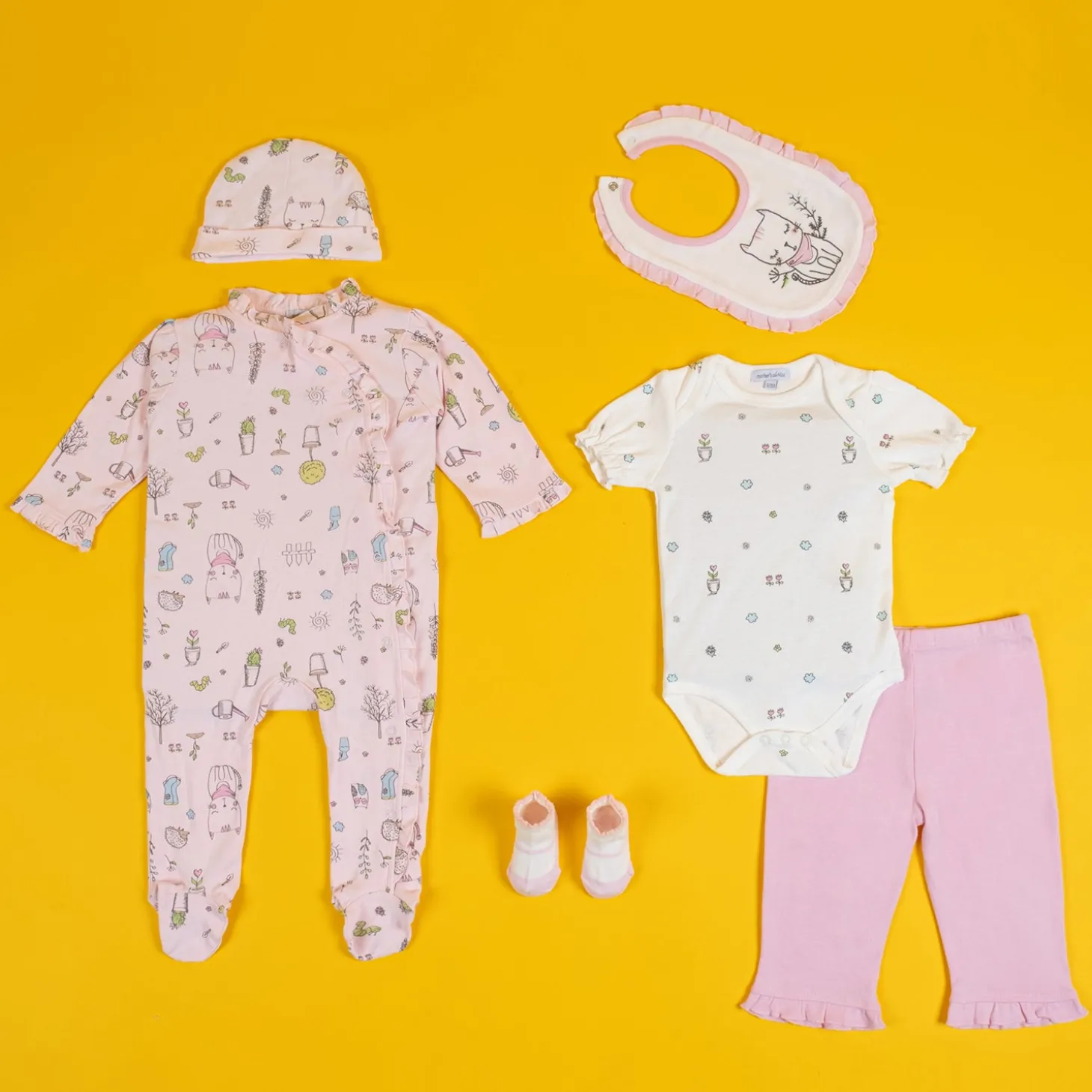 Baby Moo Floral Kitty Gift Set 6 Piece With Bodysuits, Pyjama, Cap, Bib And Socks - Pink