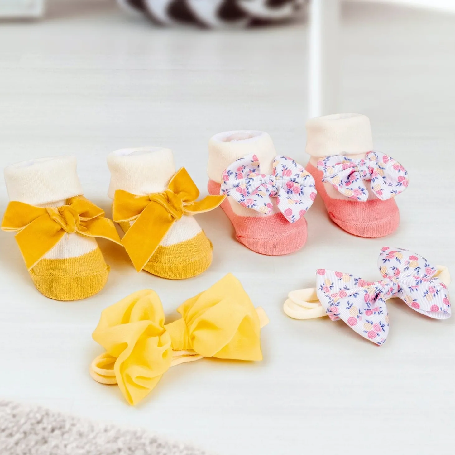 Baby Moo Little Miss Sunshine Infant Girl 4-Piece Gift Hairband And Socks Set - Pink