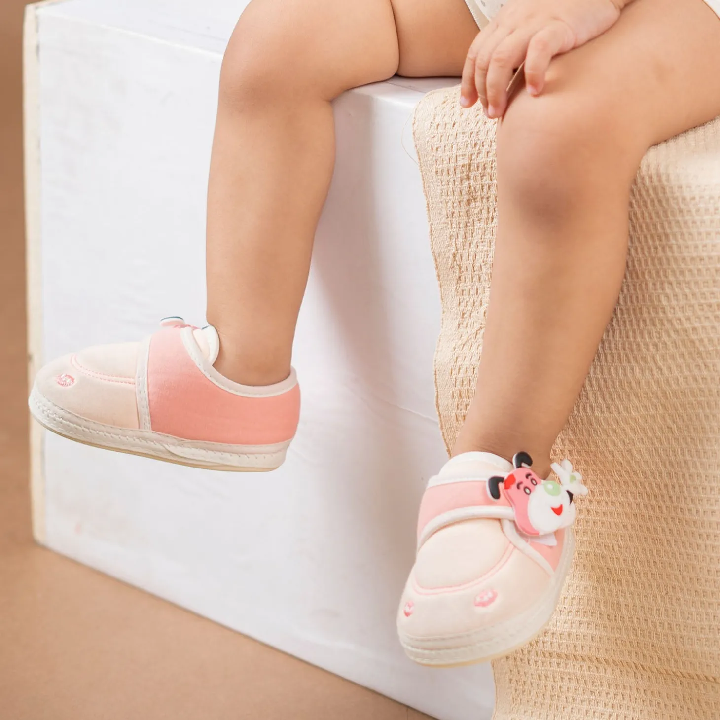 Baby Moo Puppy Face Soft Sole Anti-Slip Booties - Pink