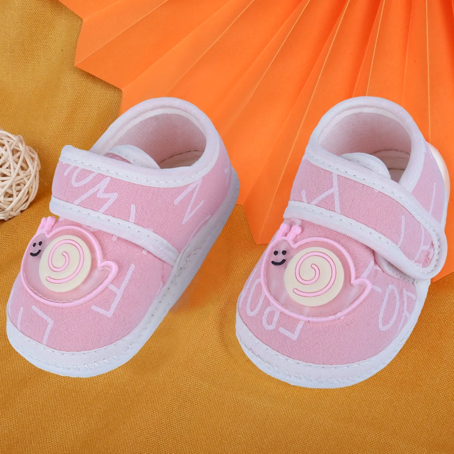 Baby Moo Snail Applique Velcro Strap Non-slip Kids Booties - Pink