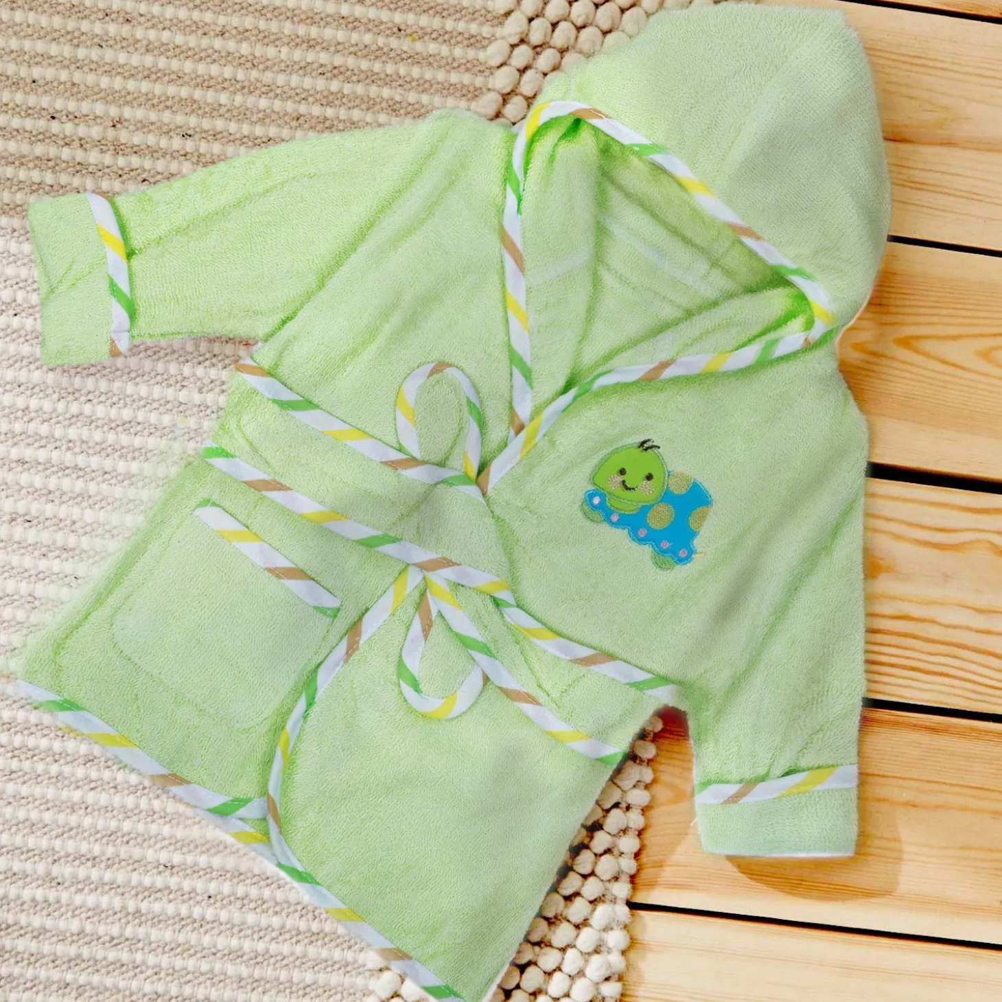Baby Moo Taklu Turtle Embroidered Half Sleeves Bathrobe - Green